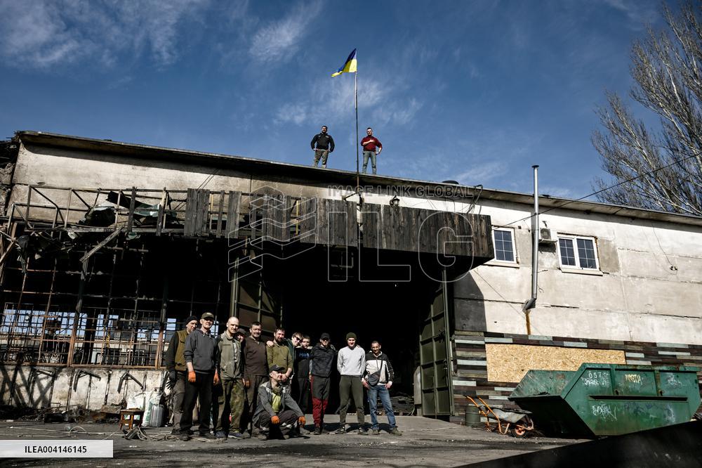 Repairing volunteer workshop in Zaporizhzhia after Russian drone attack