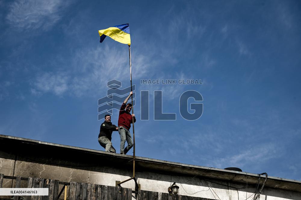 Repairing volunteer workshop in Zaporizhzhia after Russian drone attack