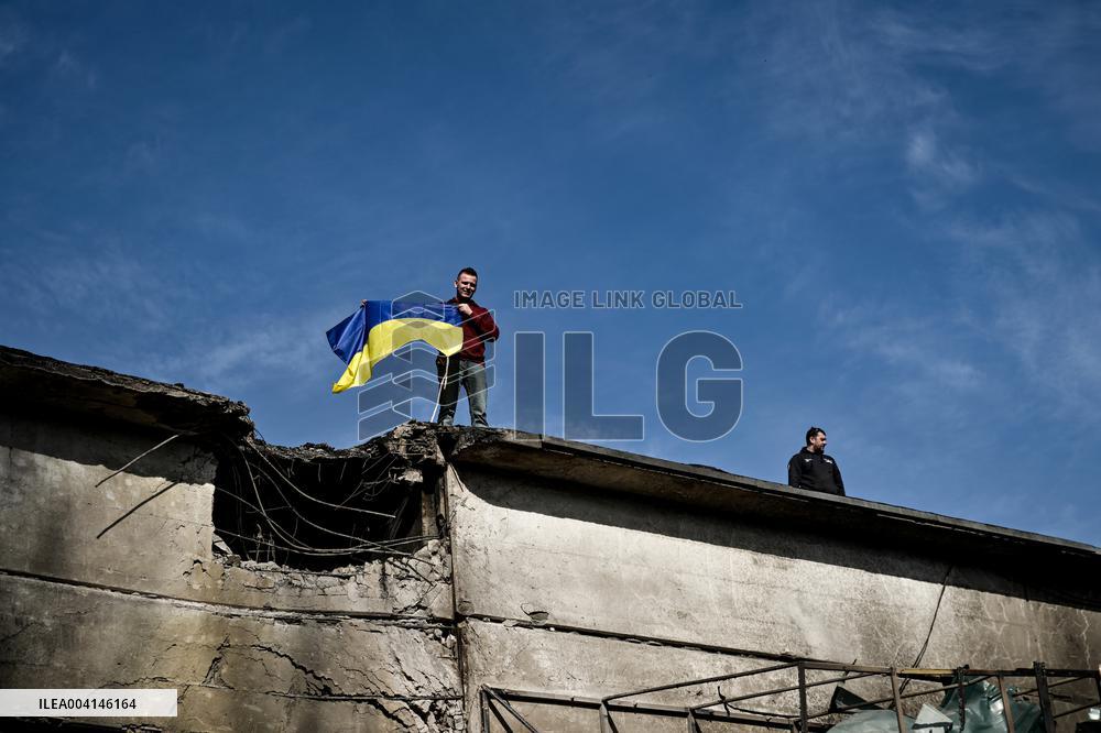 Repairing volunteer workshop in Zaporizhzhia after Russian drone attack