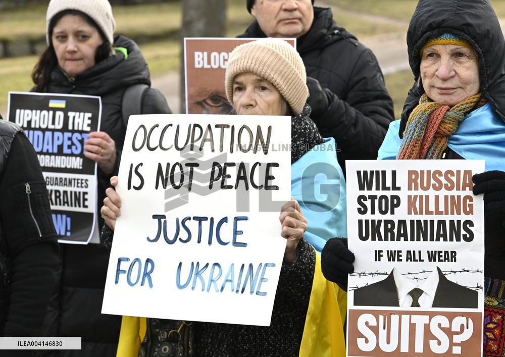 Ukrainan tukimielenosoitus USA:n suurlähetystöllä