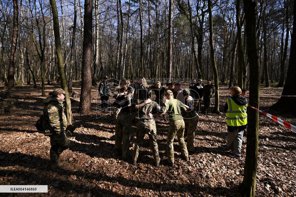 Lviv schoolchildren compete outside Roman Shukhevych Museum