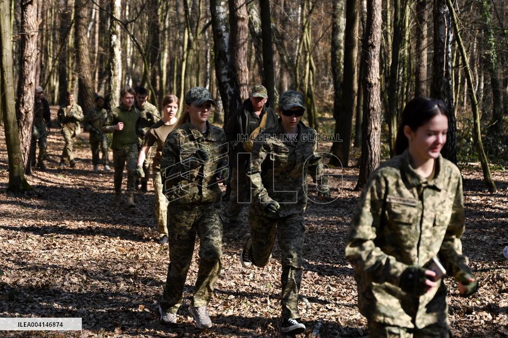Lviv schoolchildren compete outside Roman Shukhevych Museum
