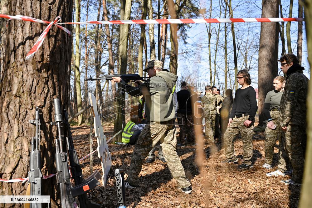 Lviv schoolchildren compete outside Roman Shukhevych Museum