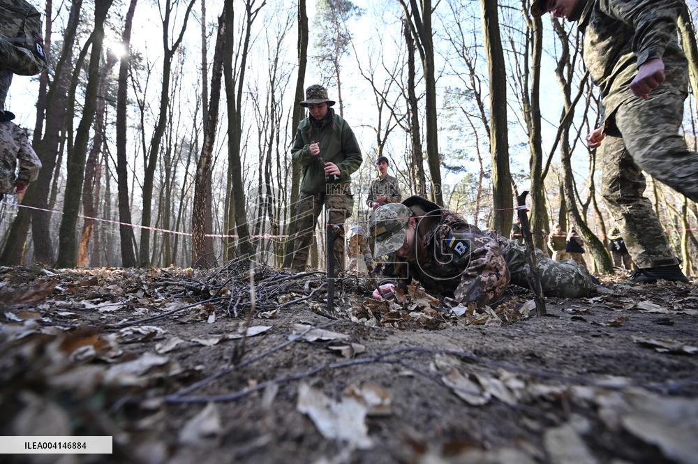 Lviv schoolchildren compete outside Roman Shukhevych Museum
