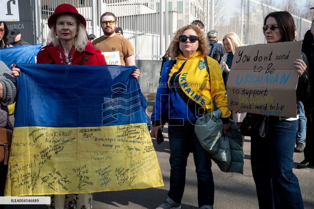 Rally at US Embassy in Kyiv