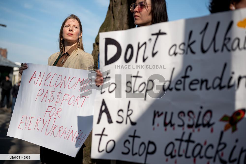 Rally at US Embassy in Kyiv