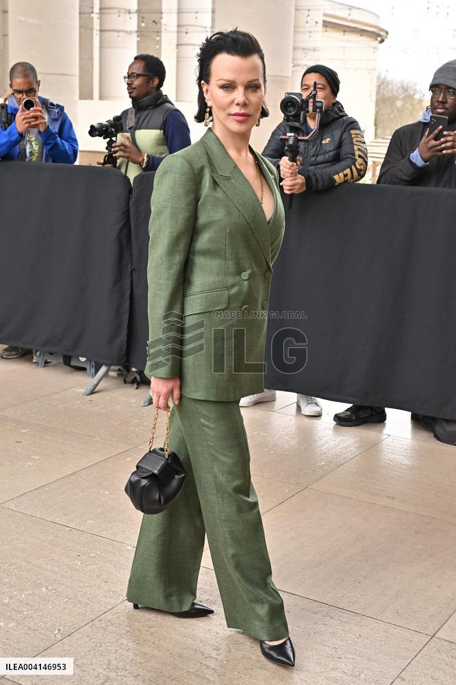 PFW Gabriela Hearst Outside Arrivals