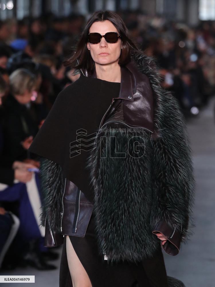 PFW - Sacai Runway