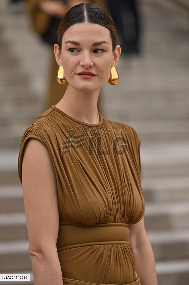 PFW Zimmerman Outside Arrivals