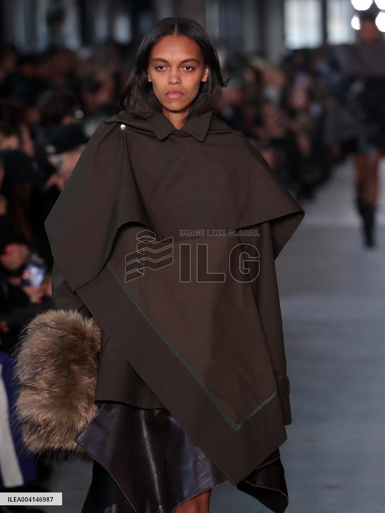 PFW - Sacai Runway