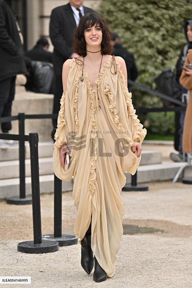 PFW Zimmerman Outside Arrivals