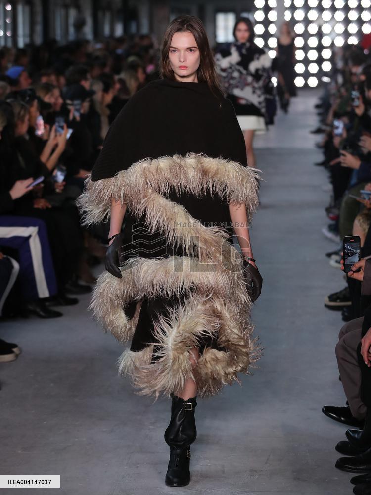 PFW - Sacai Runway
