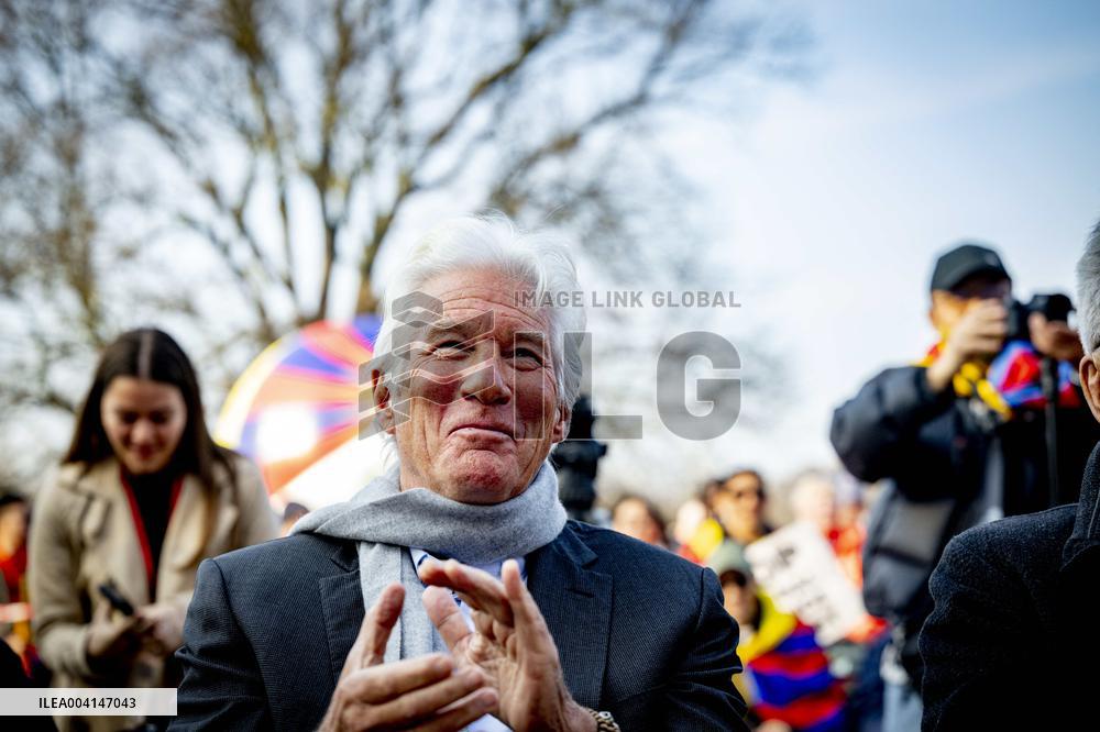Richard Gere Joins Tibetans and Supporters In The Hague