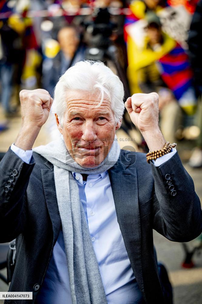 Richard Gere Joins Tibetans and Supporters In The Hague