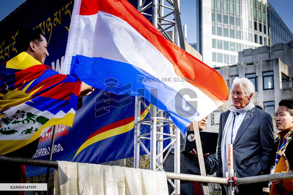 Richard Gere Joins Tibetans and Supporters In The Hague
