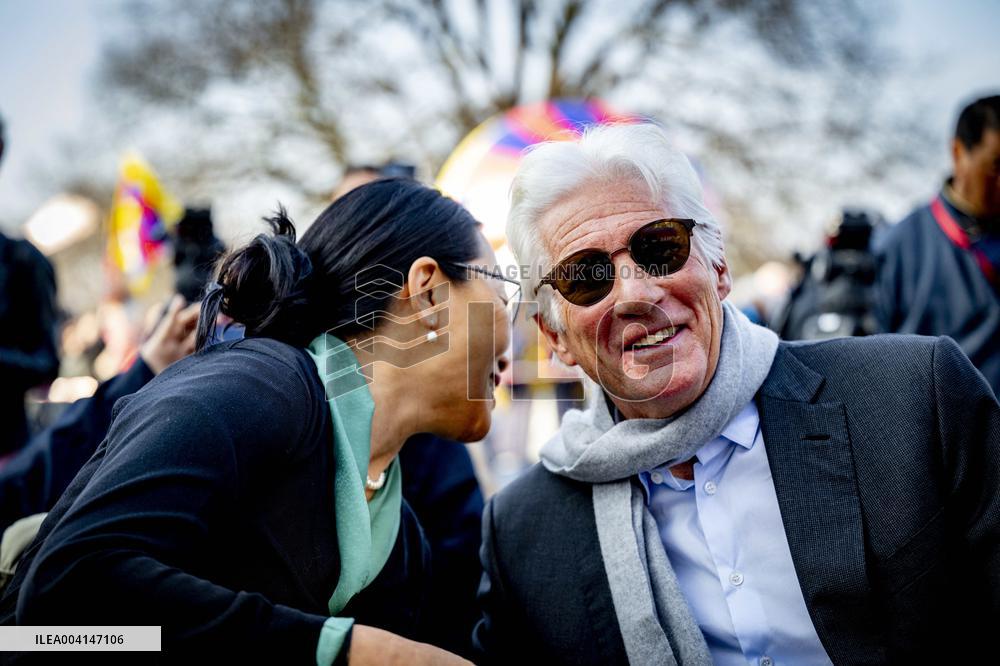 Richard Gere Joins Tibetans and Supporters In The Hague
