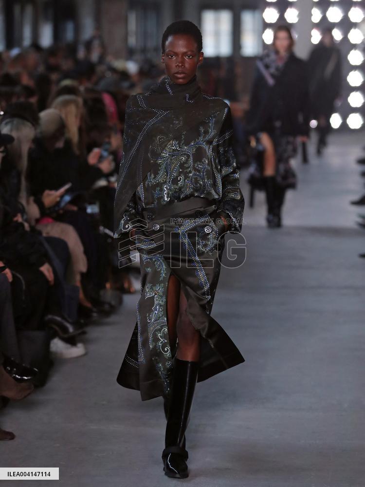 PFW - Sacai Runway
