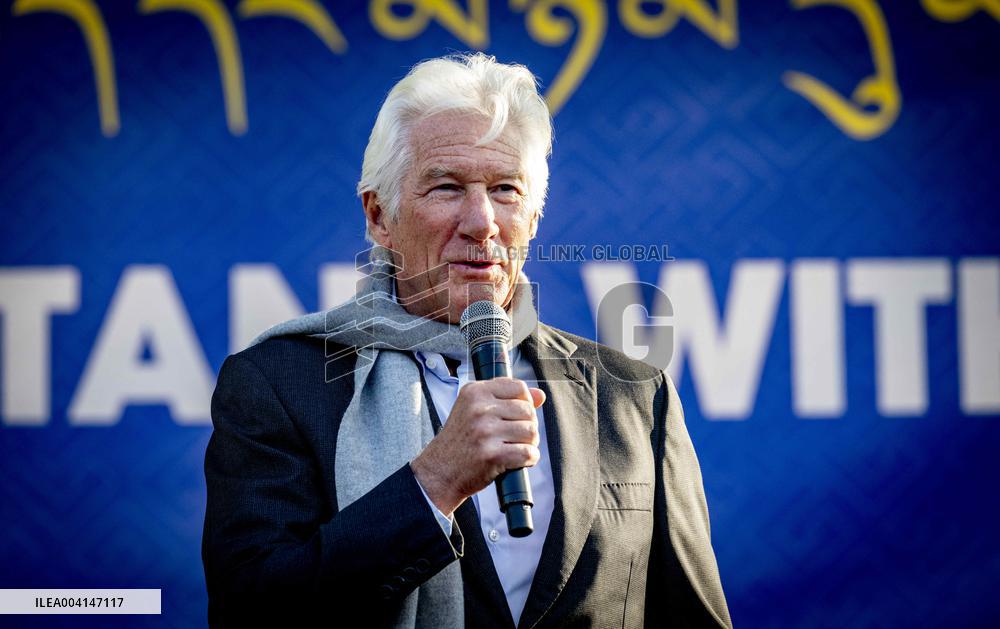 Richard Gere Joins Tibetans and Supporters In The Hague