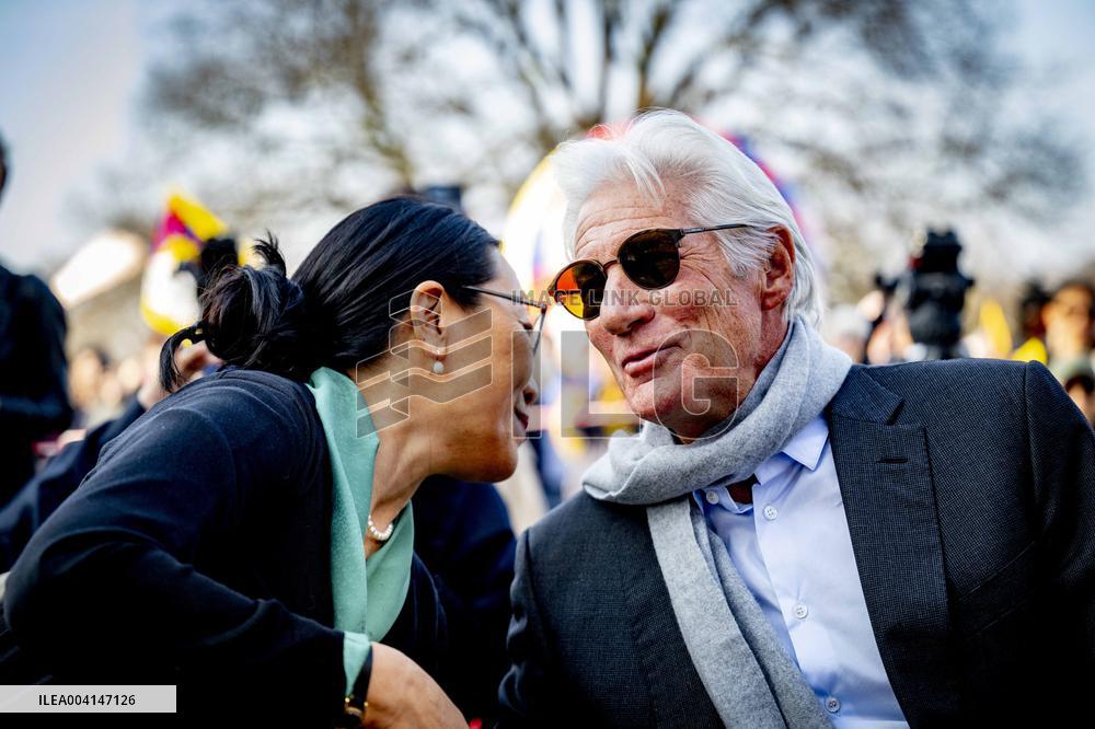Richard Gere Joins Tibetans and Supporters In The Hague