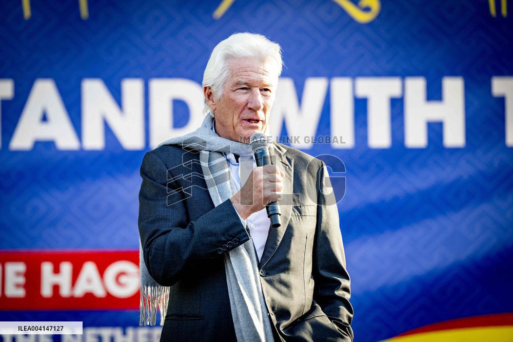Richard Gere Joins Tibetans and Supporters In The Hague