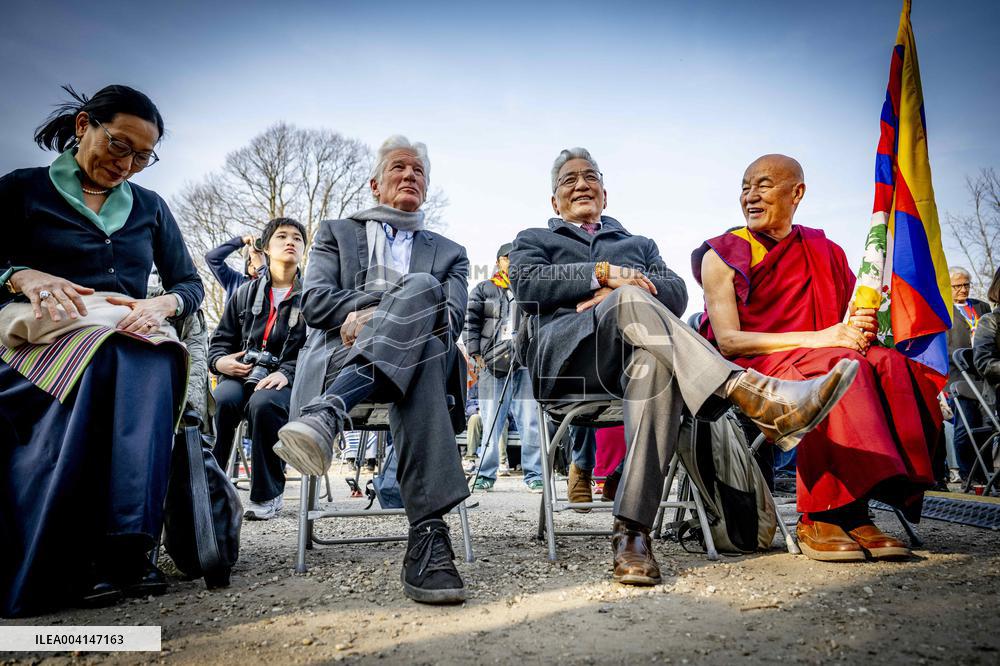 Richard Gere Joins Tibetans and Supporters In The Hague