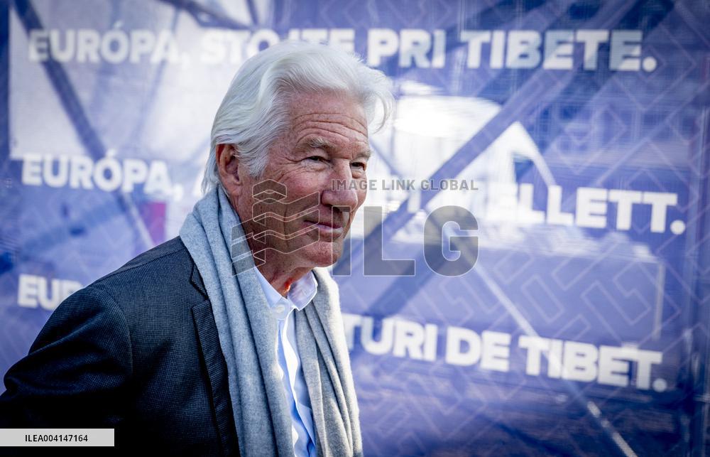 Richard Gere Joins Tibetans and Supporters In The Hague