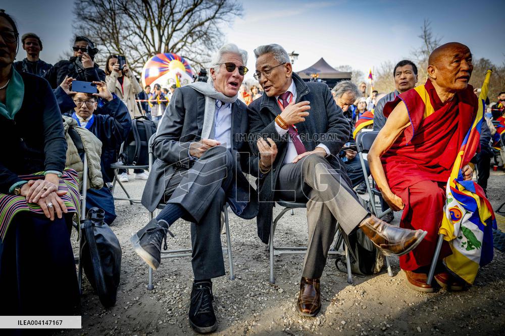 Richard Gere Joins Tibetans and Supporters In The Hague