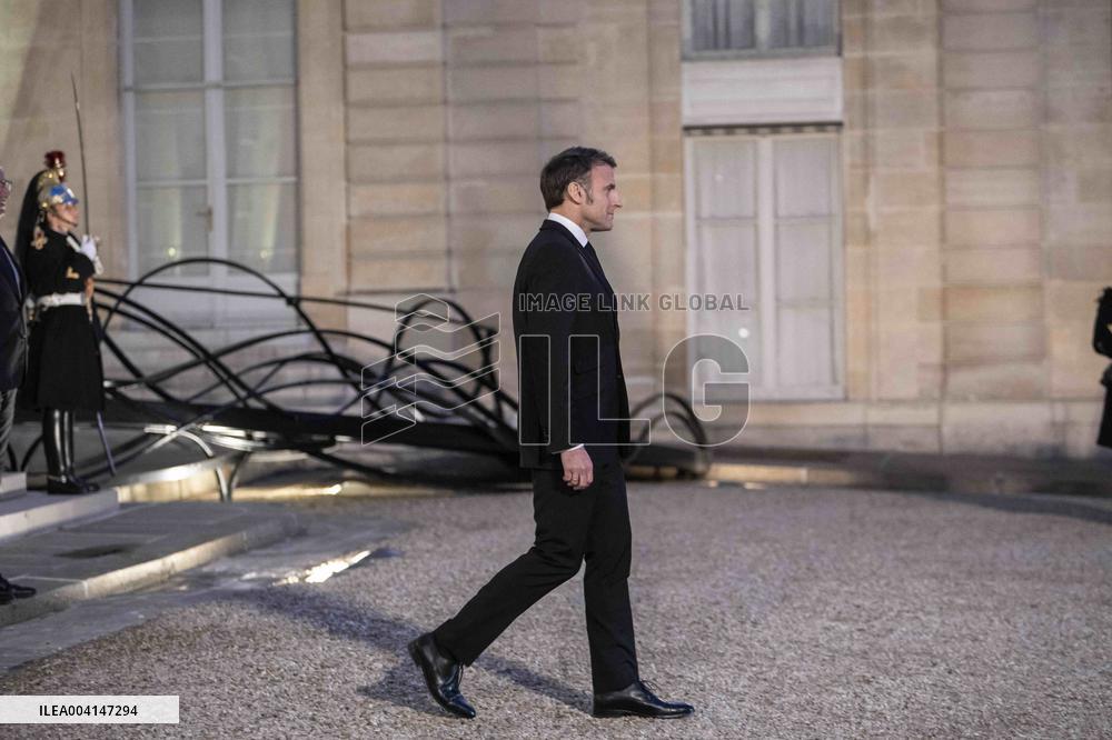 French President Emmanuel Macron and Moldova's President Maia Sandu  - Paris