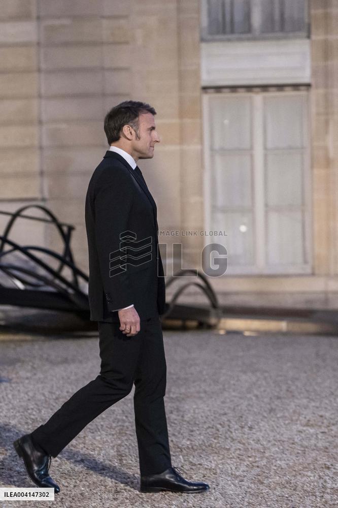 French President Emmanuel Macron and Moldova's President Maia Sandu  - Paris