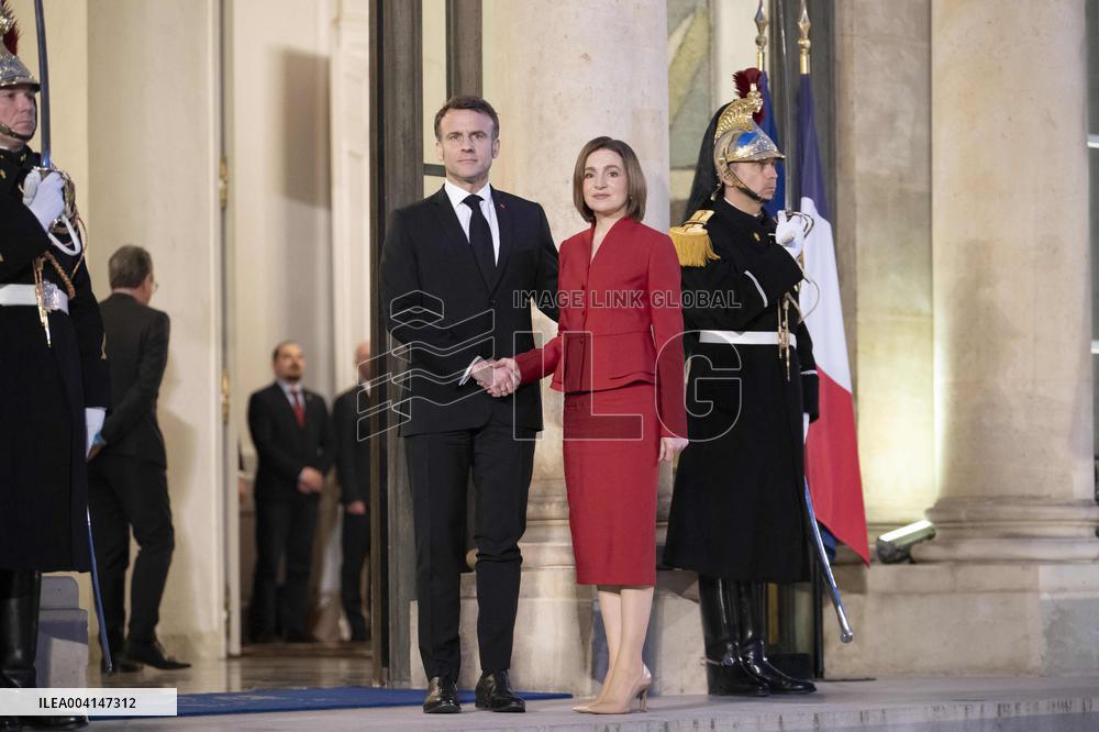French President Emmanuel Macron and Moldova's President Maia Sandu  - Paris
