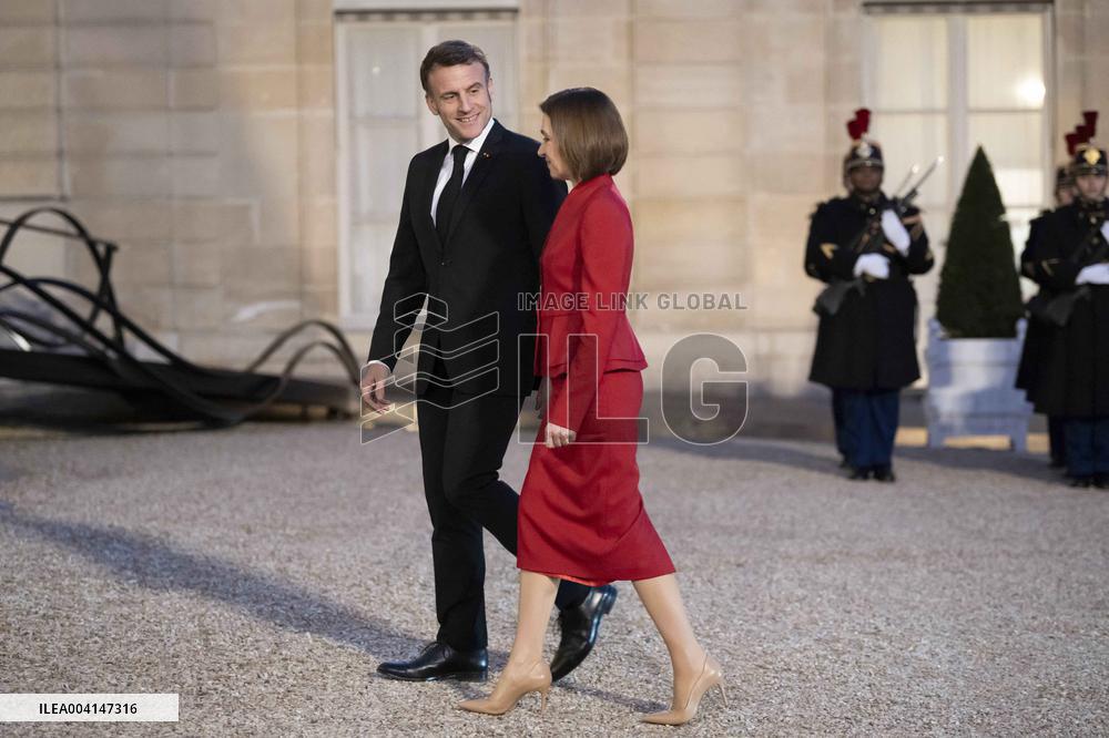 French President Emmanuel Macron and Moldova's President Maia Sandu  - Paris