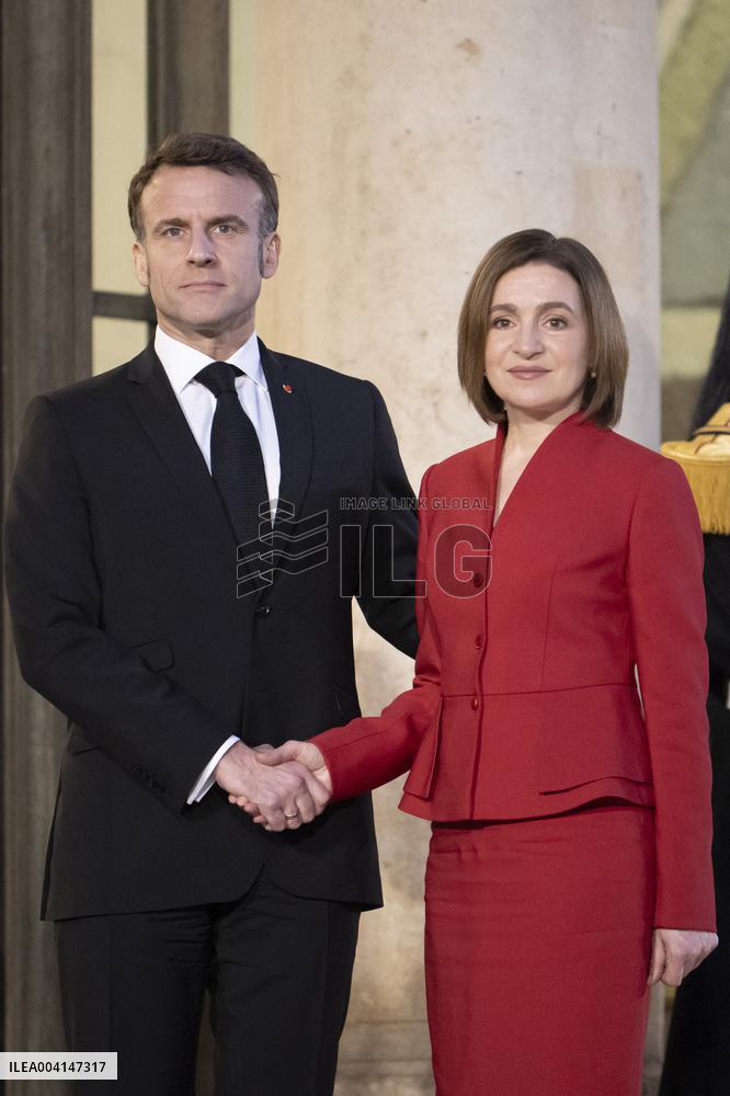 French President Emmanuel Macron and Moldova's President Maia Sandu  - Paris