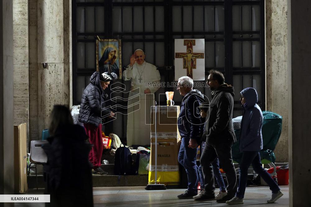 Religion: homeless people live  near St. Peter's Basilica.