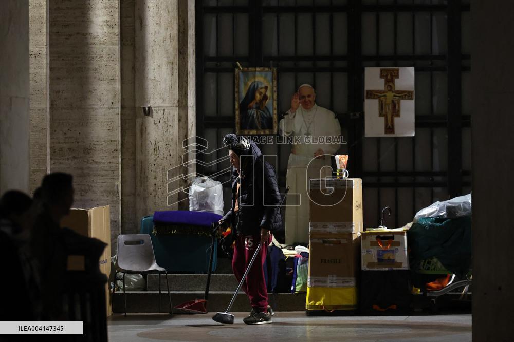 Religion: homeless people live  near St. Peter's Basilica.