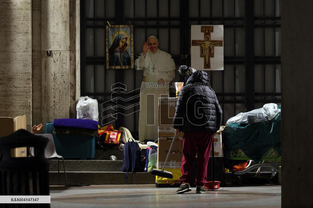 Religion: homeless people live  near St. Peter's Basilica.