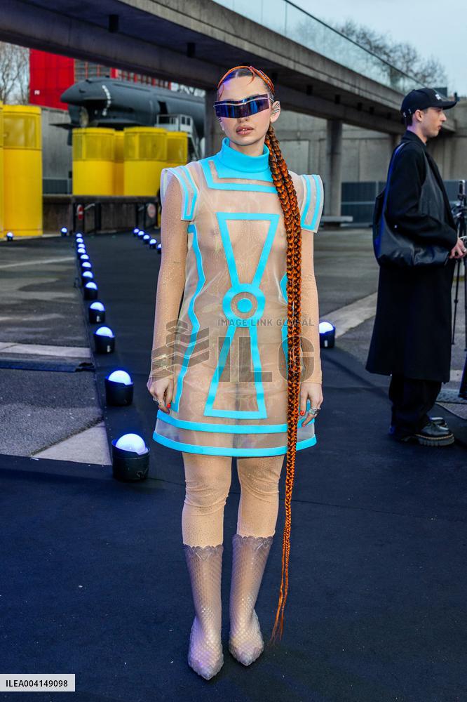 PFW - Pierre Cardin - Frontrow NB