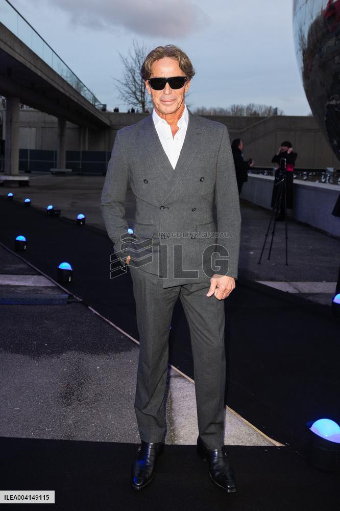 PFW - Pierre Cardin - Frontrow NB