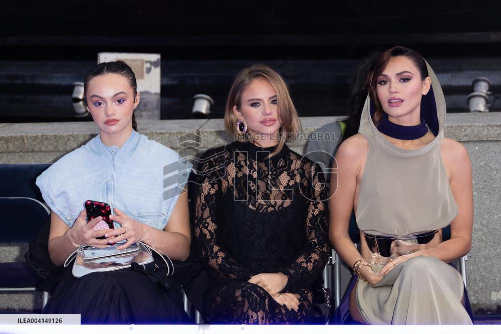 PFW - Pierre Cardin - Frontrow NB