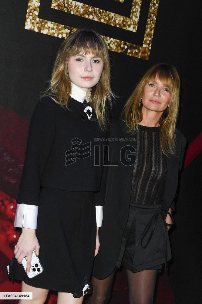 PFW Shiatzy Chen Front Row