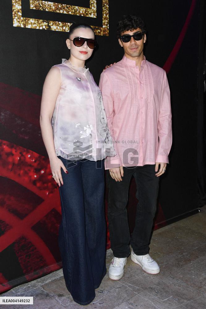 PFW Shiatzy Chen Front Row