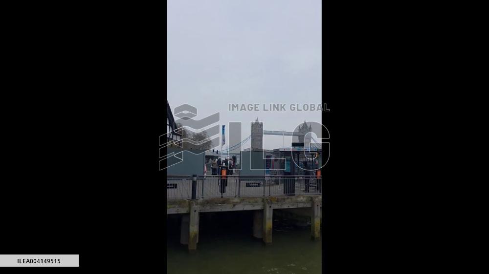 UK: London Tower Bridge Temporarily Closed After Man Scales Railings