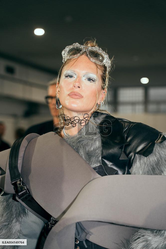 PFW - Ottolinger Front Row