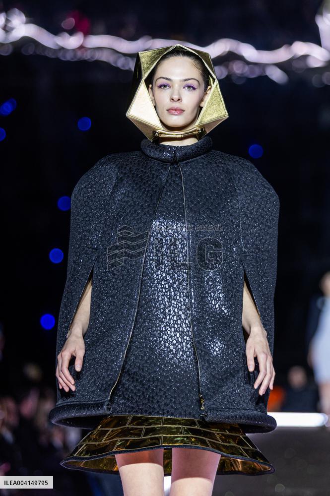 PFW - Pierre Cardin Runway
