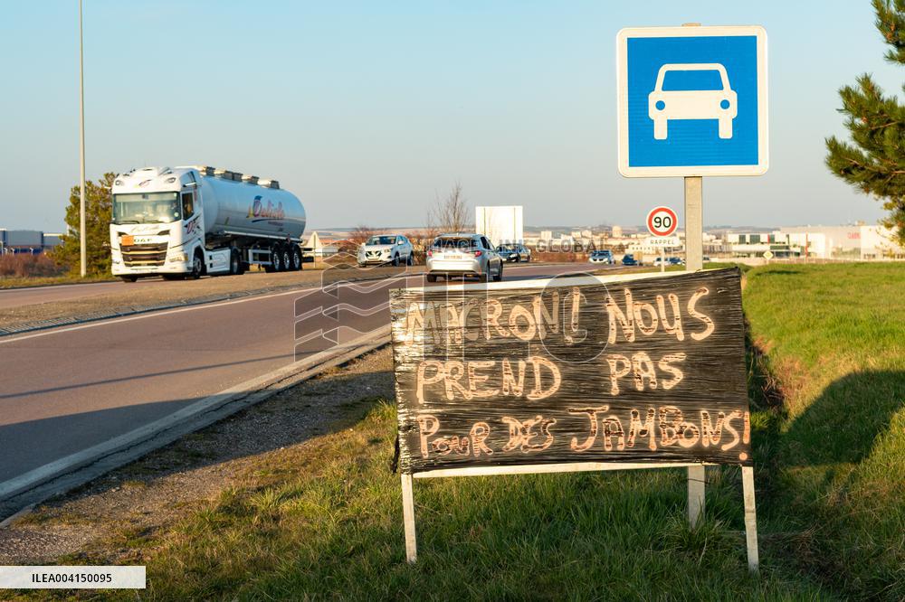 Schiever Splits From Auchan: 15 Stores Reopen Under Cooperative U