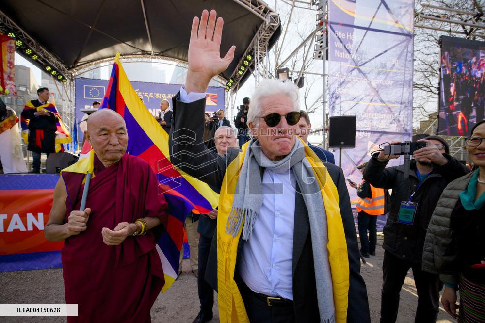 Richard Gere Joins Tibetans and Supporters In The Hague