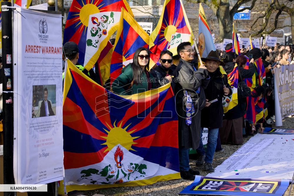 Richard Gere Joins Tibetans and Supporters In The Hague