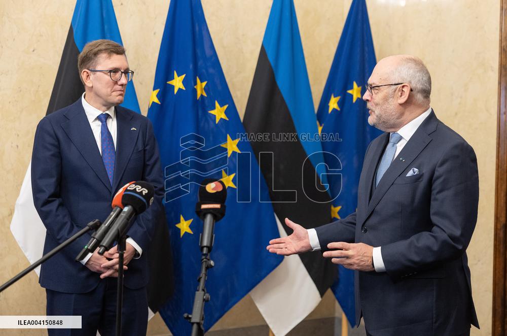 President Karis formally dismisses SDE ministers from office