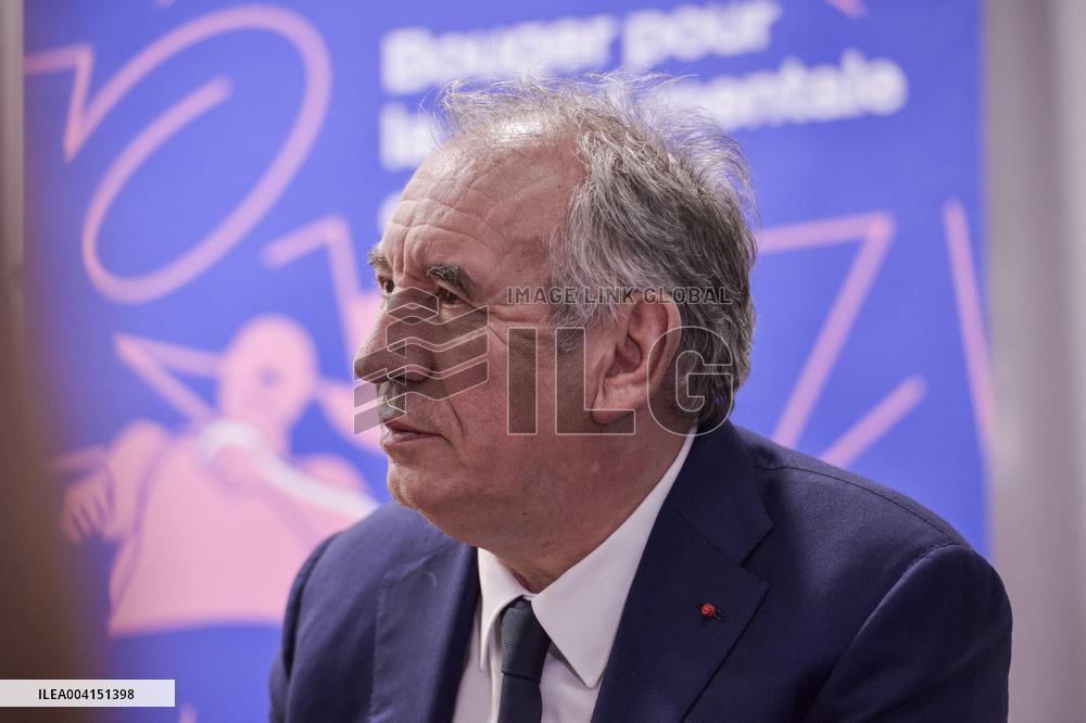 Prime Minister Celebrates 15 Years of Civic Service at Night Call Center