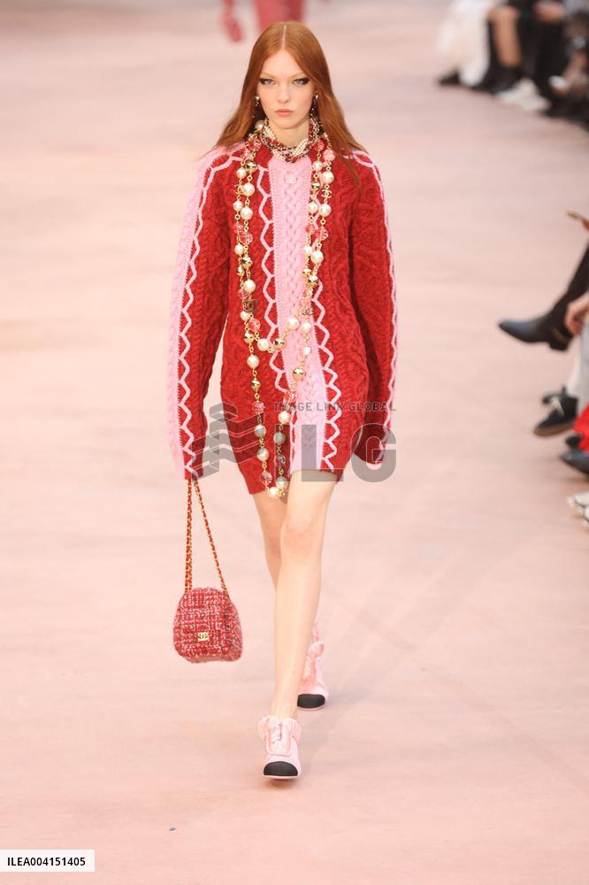 PFW Chanel Runway