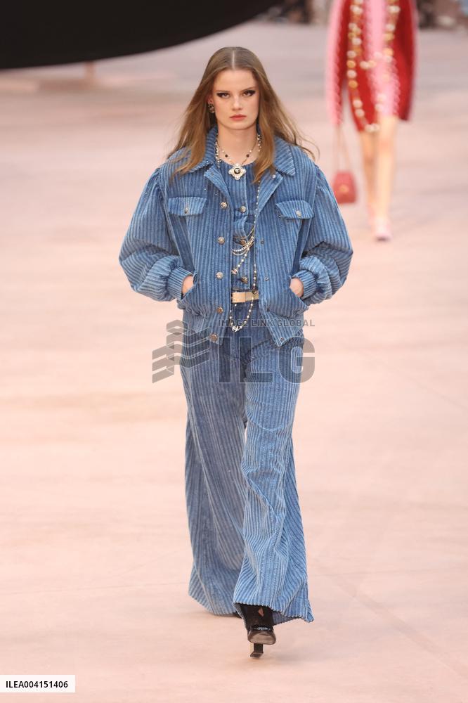 PFW Chanel Runway